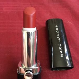 Marc Jacobs Le Marc Lip Crème in Miss Scarlet